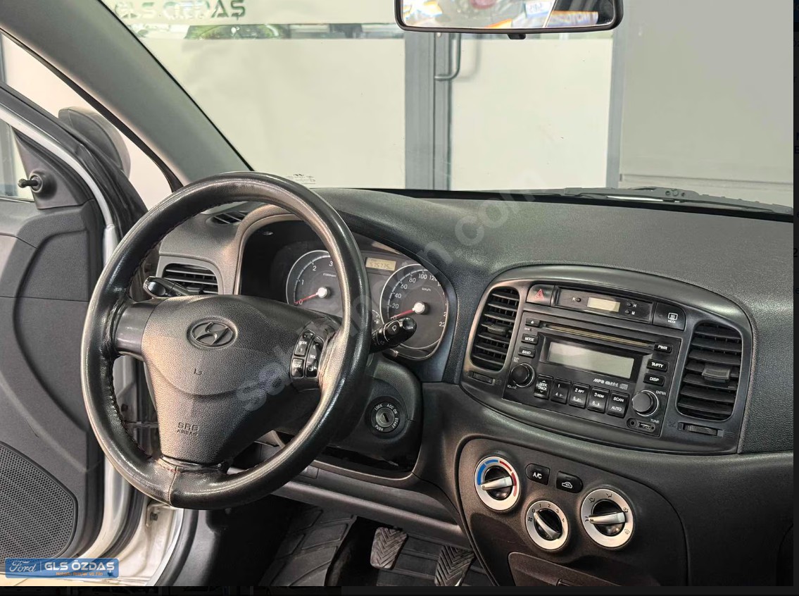 HYUNDAİ ACCENT ERA 1.5 CRDİ VGT TEAM 2010 MODEL